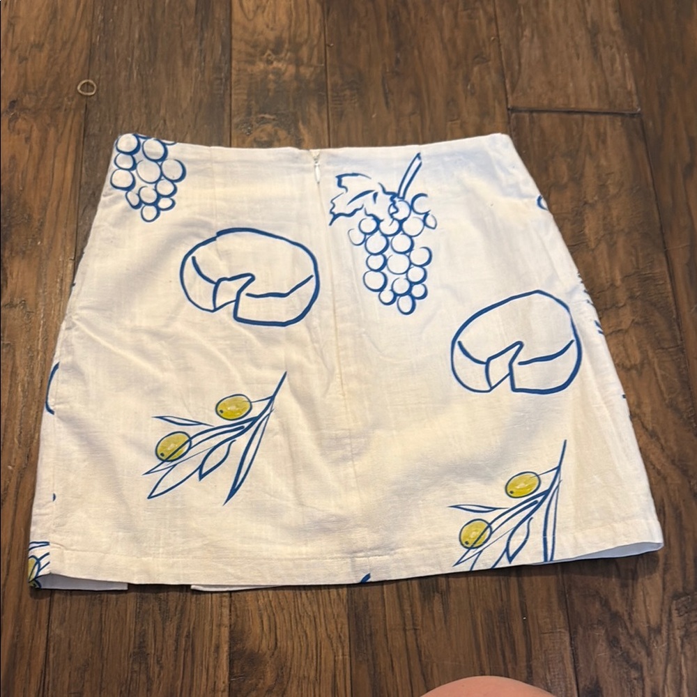 2 adorable mini skirts - Picture 6 of 6